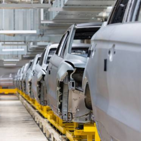 Améliorer la qualité de l'air dans les ateliers de fabrication grâce à des extracteurs d'air résistants aux produits chimiques